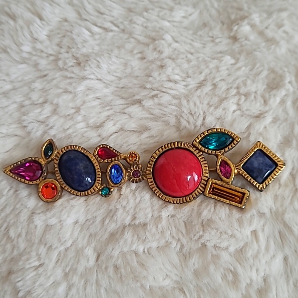 Multi color stones brooch
